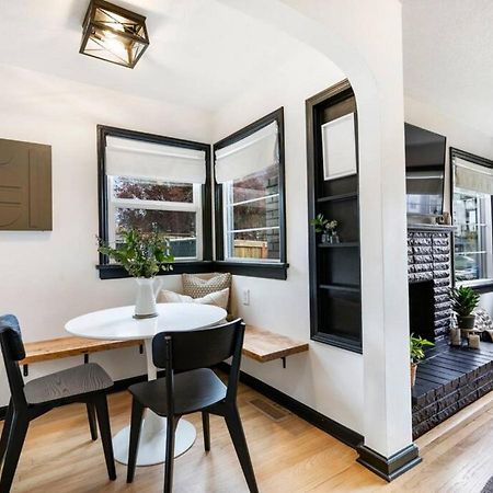 Picture Perfect Bungalow In The Heart Of Dt Vancouver Ngoại thất bức ảnh