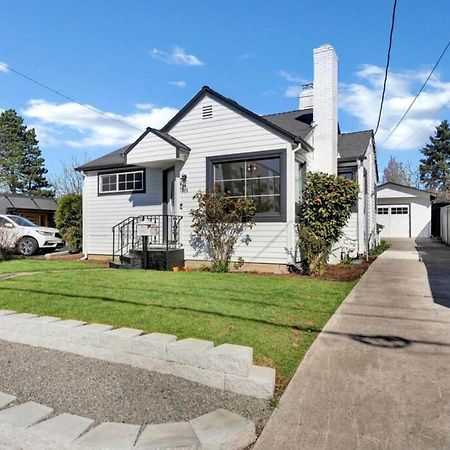 Picture Perfect Bungalow In The Heart Of Dt Vancouver Ngoại thất bức ảnh
