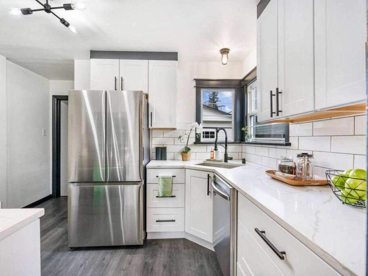Picture Perfect Bungalow In The Heart Of Dt Vancouver Ngoại thất bức ảnh