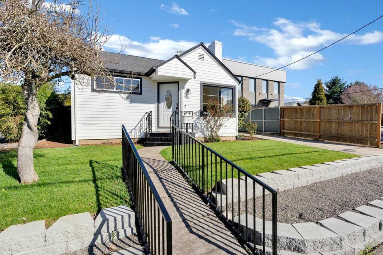 Picture Perfect Bungalow In The Heart Of Dt Vancouver Ngoại thất bức ảnh