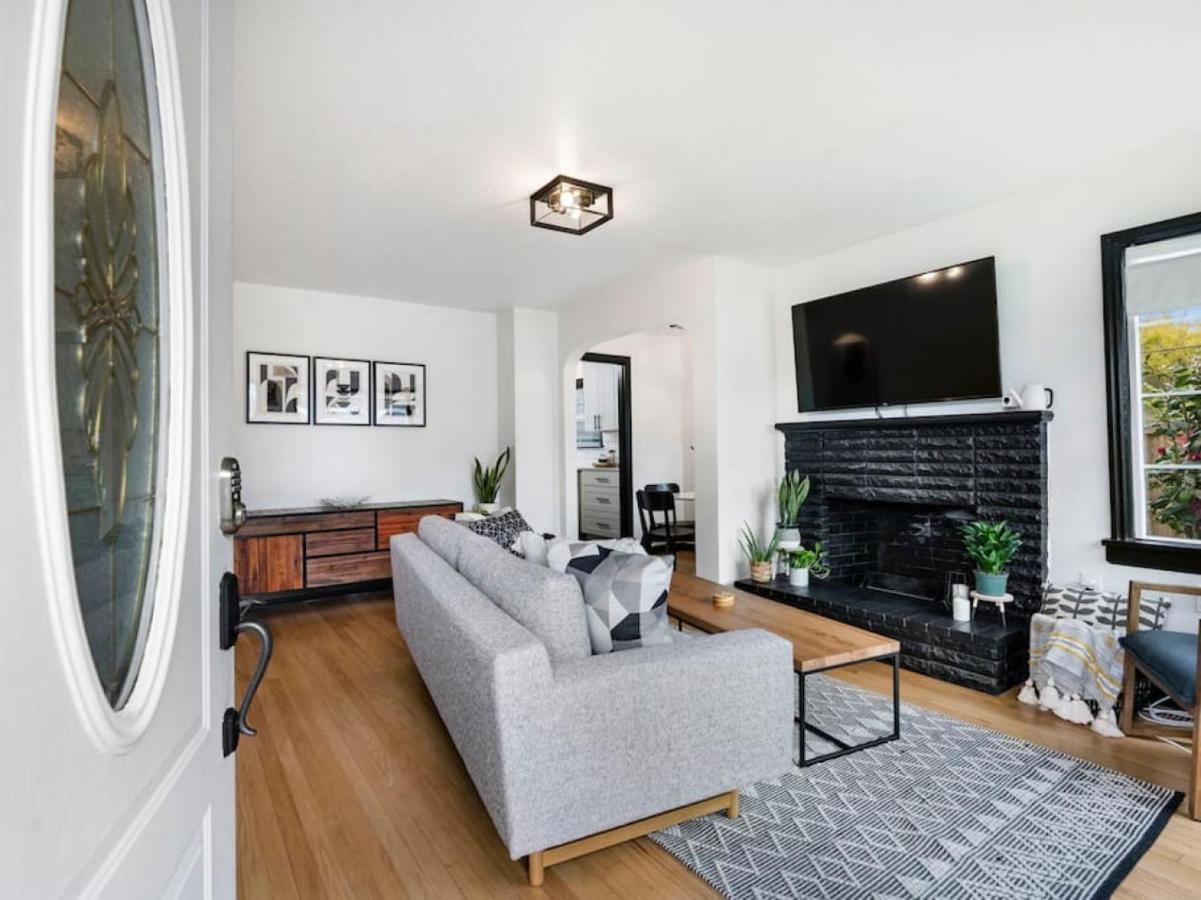 Picture Perfect Bungalow In The Heart Of Dt Vancouver Ngoại thất bức ảnh