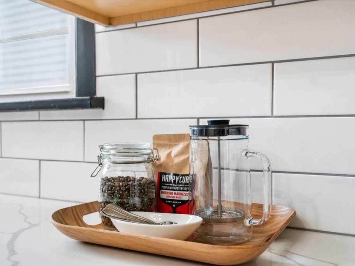 Picture Perfect Bungalow In The Heart Of Dt Vancouver Ngoại thất bức ảnh