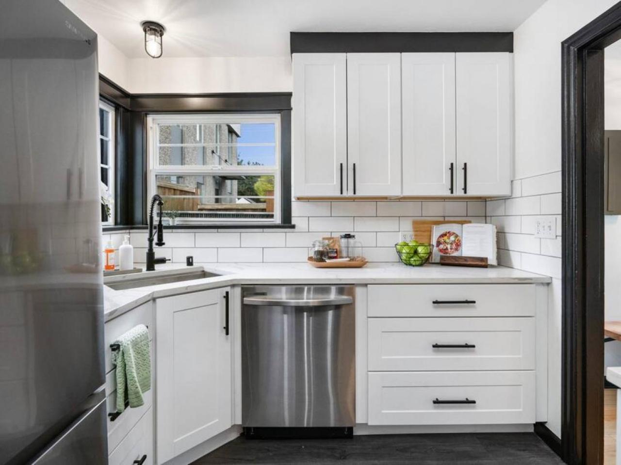 Picture Perfect Bungalow In The Heart Of Dt Vancouver Ngoại thất bức ảnh