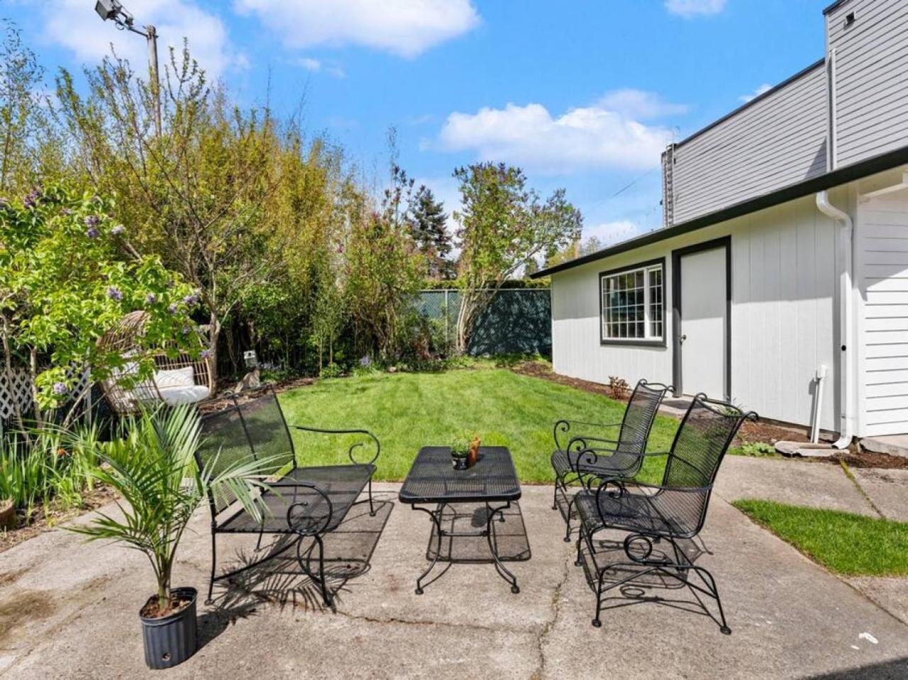 Picture Perfect Bungalow In The Heart Of Dt Vancouver Ngoại thất bức ảnh